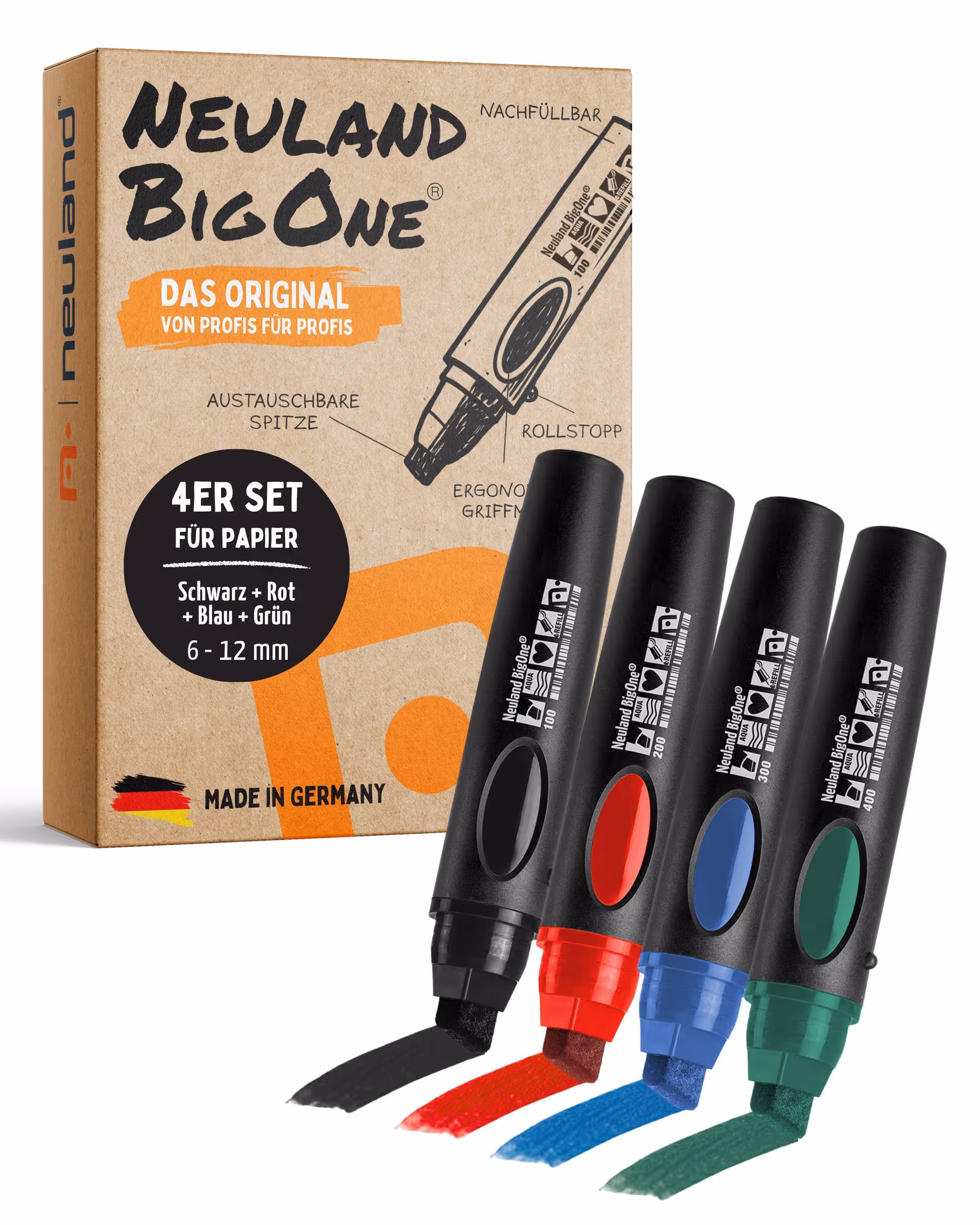 Vier Neuland BigOne Textmarker in Schwarz, Rot, Blau und Grün vor Verpackung aus Recyclingkarton.