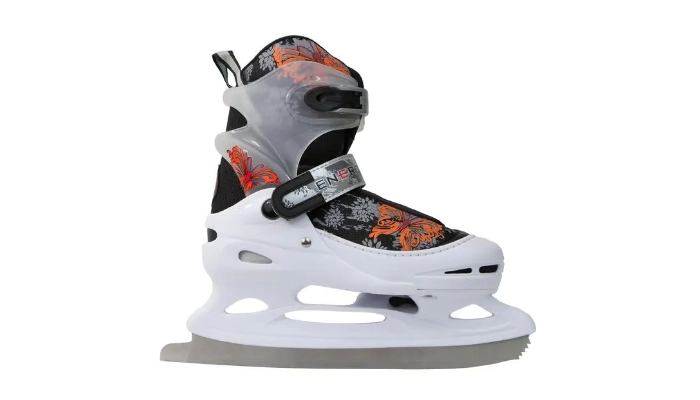 Biały łyżwiarski but z ozdobnym wzorem pomarańczowo-szarym i regulowanymi paskami zabezpieczającymi.