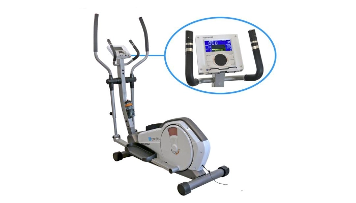 Czarny profesjonalny trenażer eliptyczny z ekranem i uchwytami do ćwiczeń cardio.