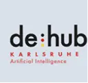 Logo mit der Schrift 'de:hub KARLSRUHE Artificial Intelligence' vor hellem Hintergrund.