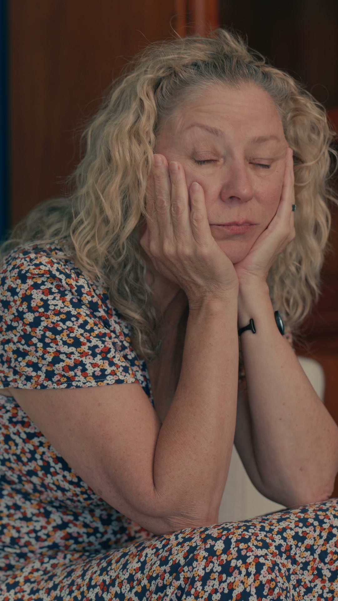 Eva, honey, take it easy on Ellen, huh?