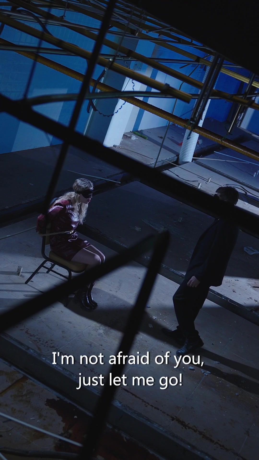I'm not afraid of you, just let me go!