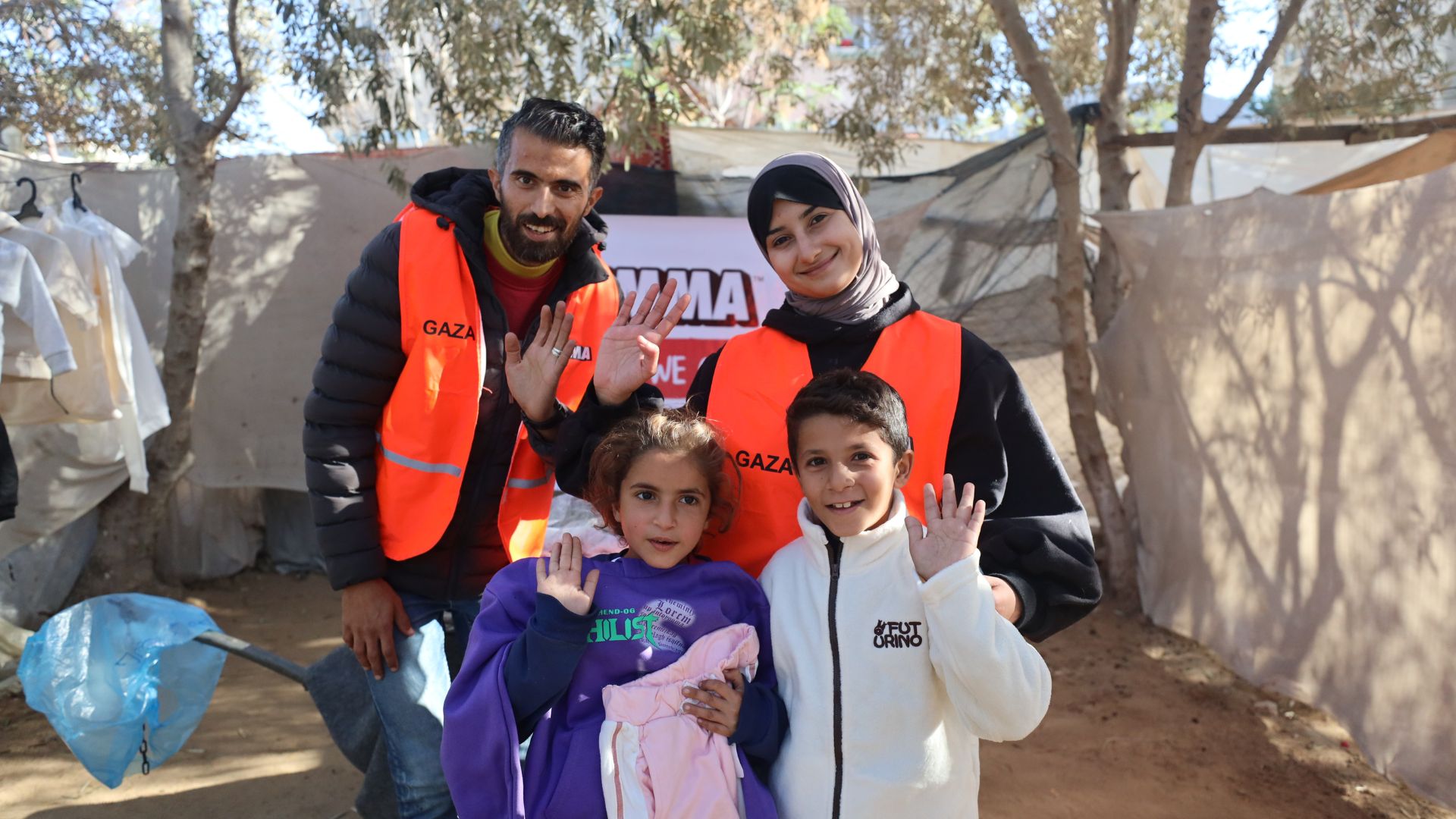 UMMA volunteers with orphans in Gaza