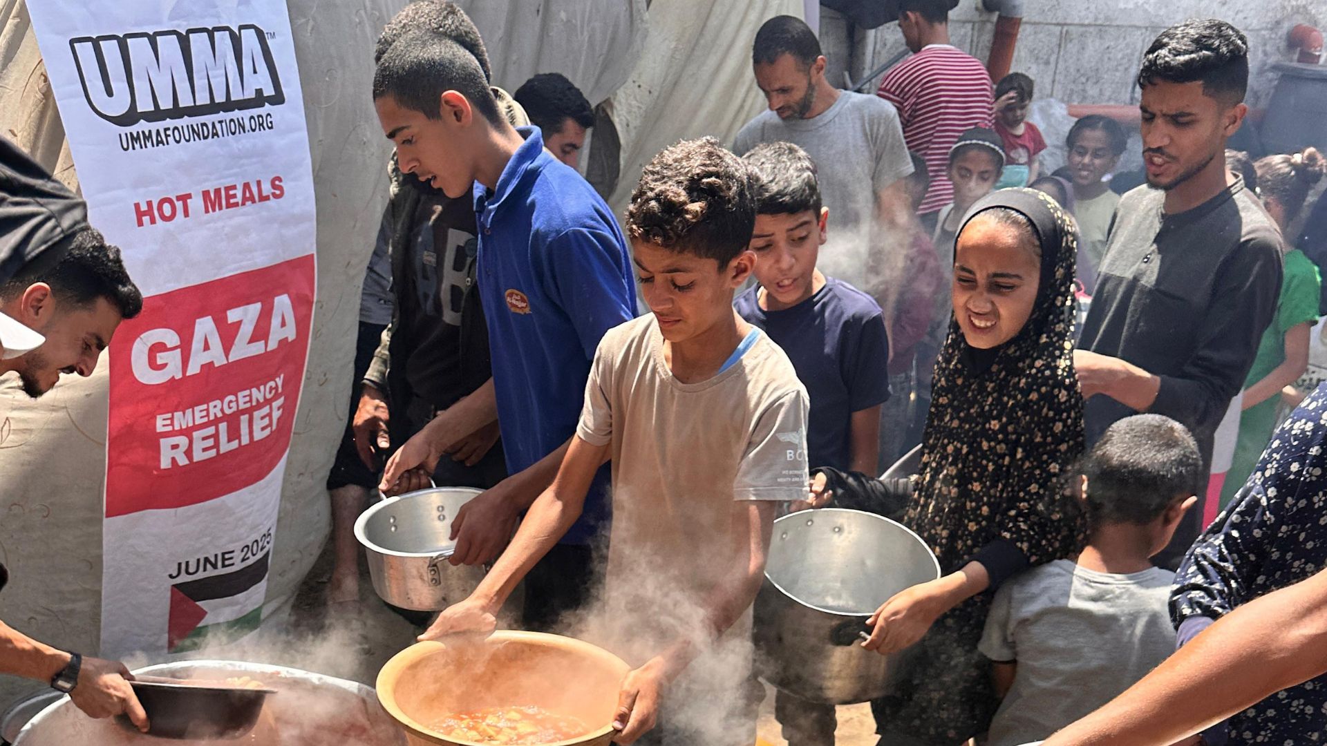Gaza hot meal relief by Umma Foundation, 2025