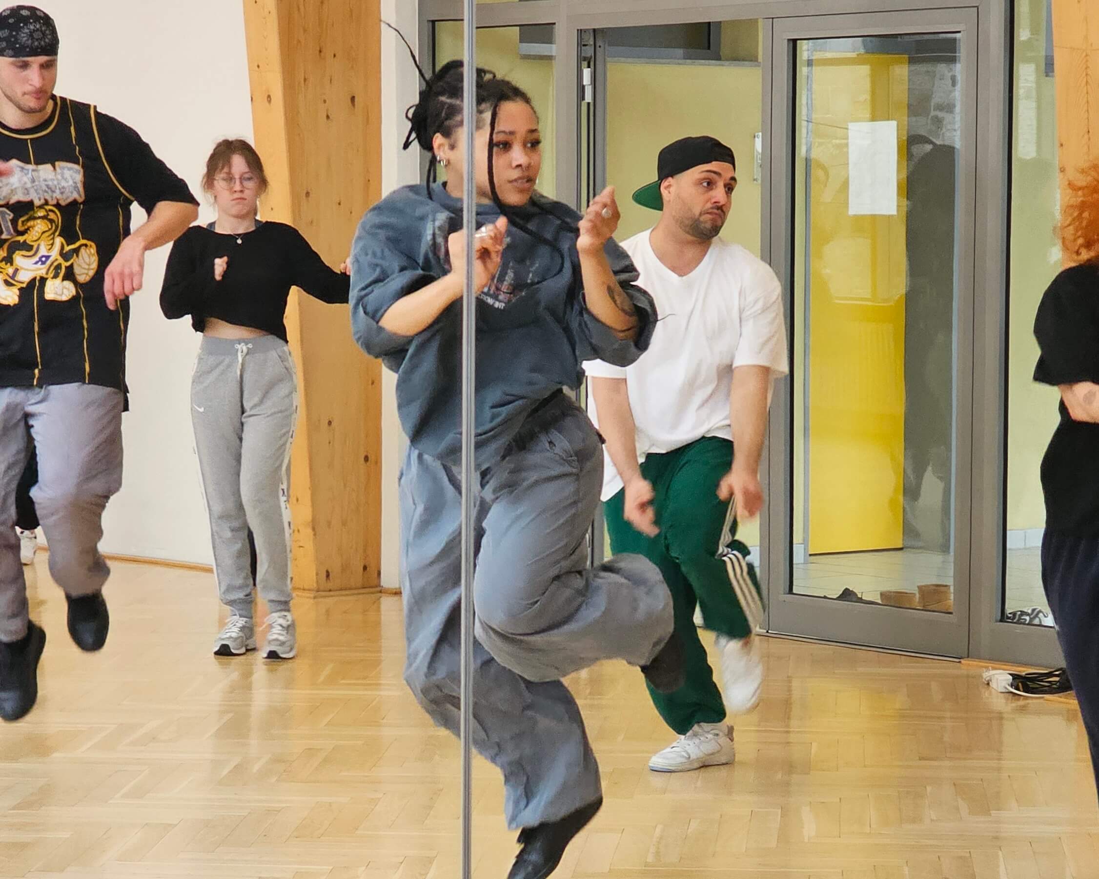 Gruppentraining im Tanzkurs Hip Hop bei The Base. - House of Dance