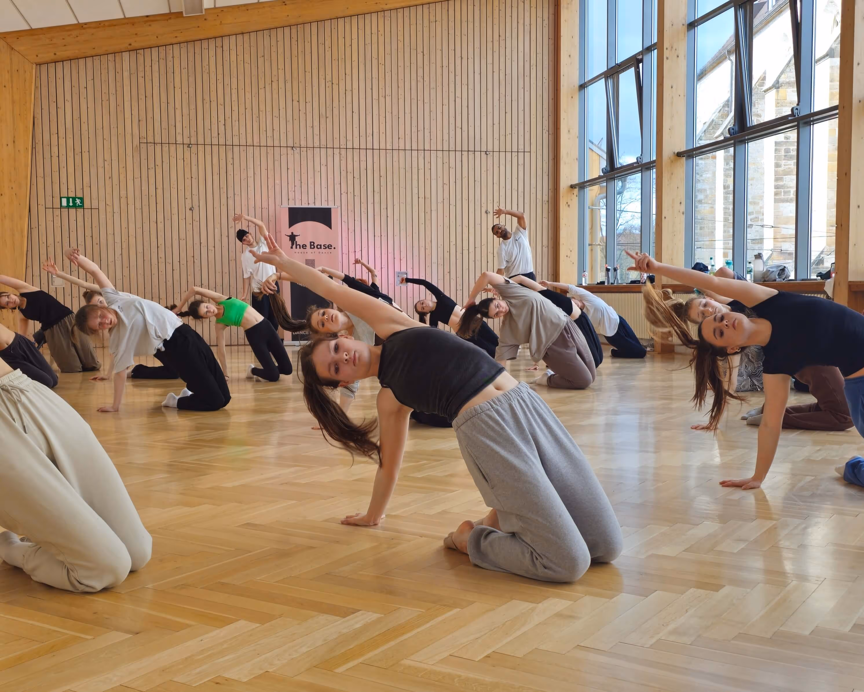 Gruppentraining im Tanzkurs Heels bei The Base. - House of Dance