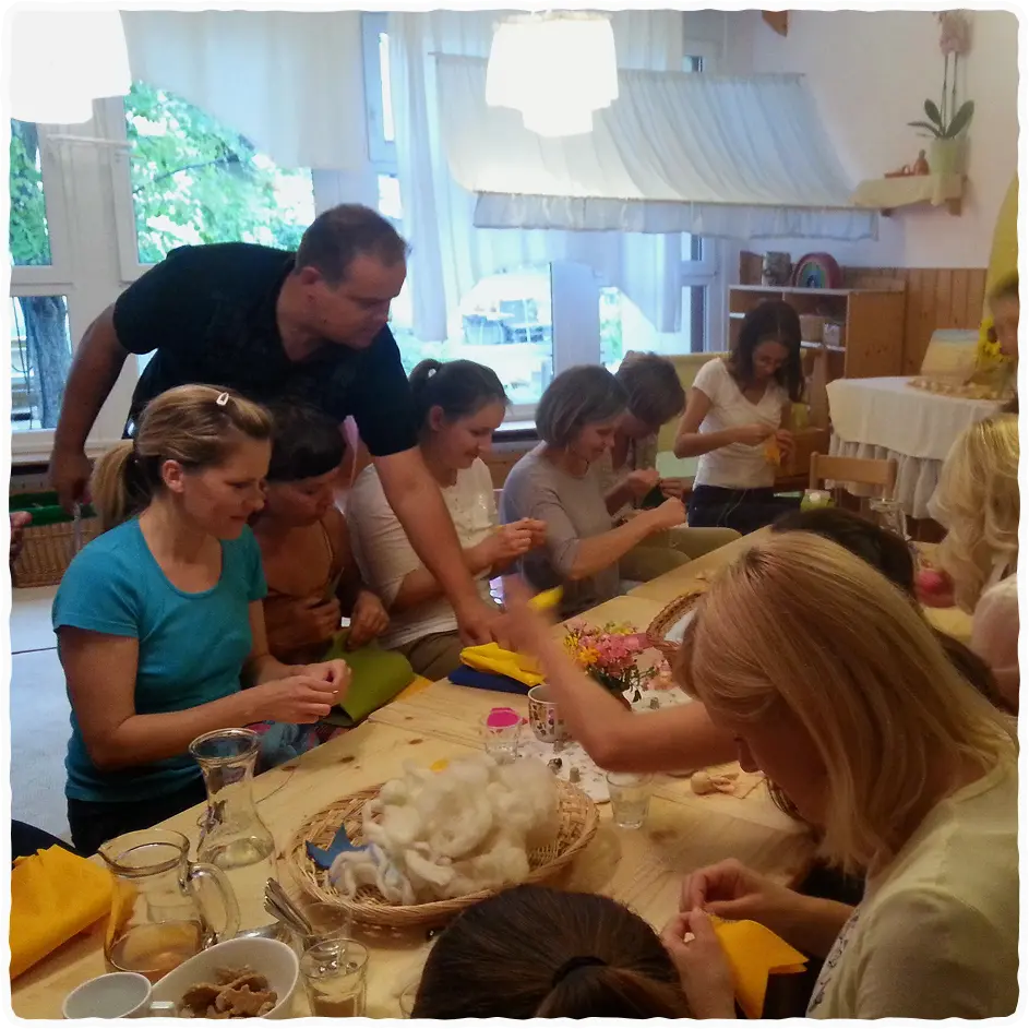 Straši na delavnici.