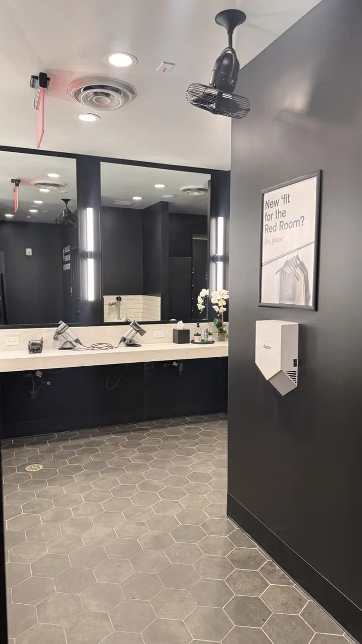 fuel bar Locker Rooms