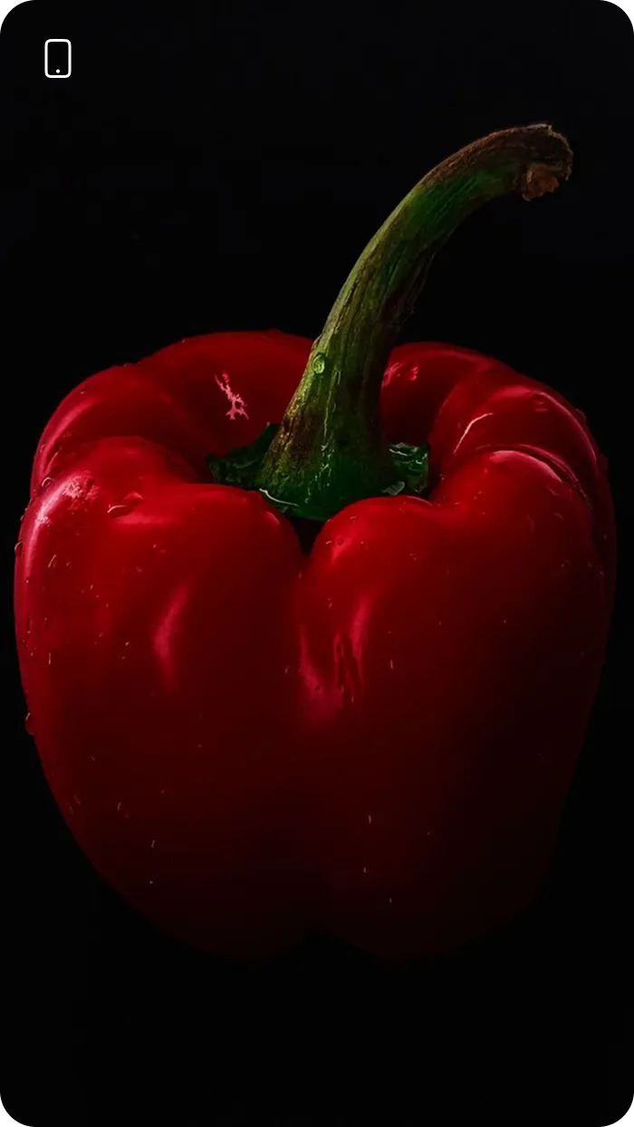 перець на темному фоні. результат студентів після проходження курсу фуд та предметна зйомка