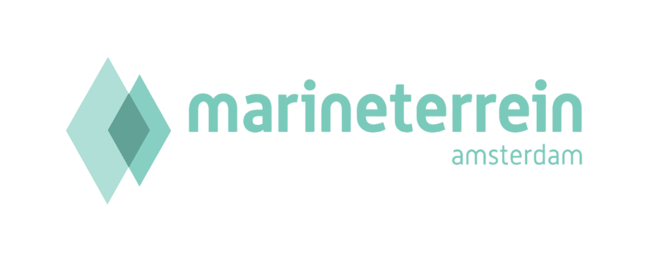 Logo van Marineterrein Amsterdam met twee overlappende ruiten en tekst in blauwgroene kleur.