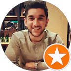 Porträt eines Mannes mit dunklen Haaren