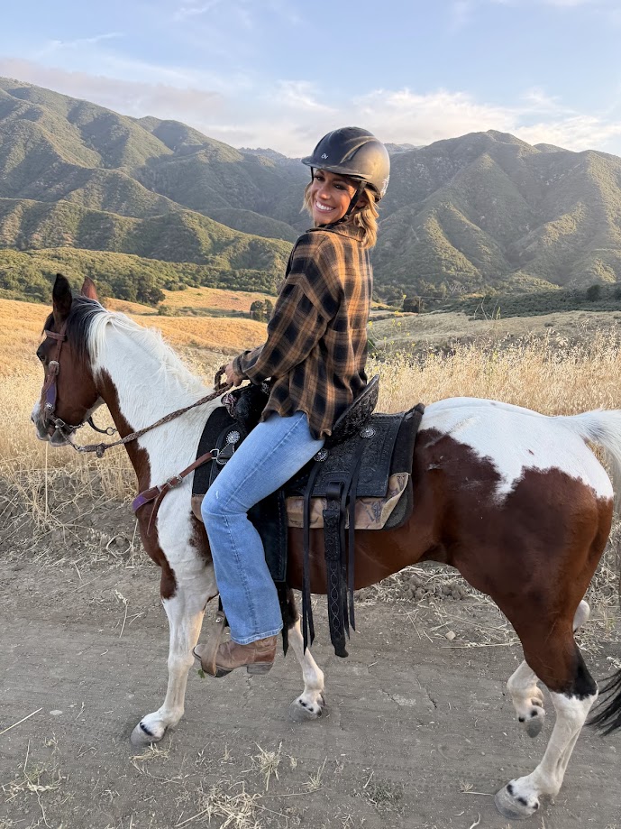 guided horseback riding mountain views