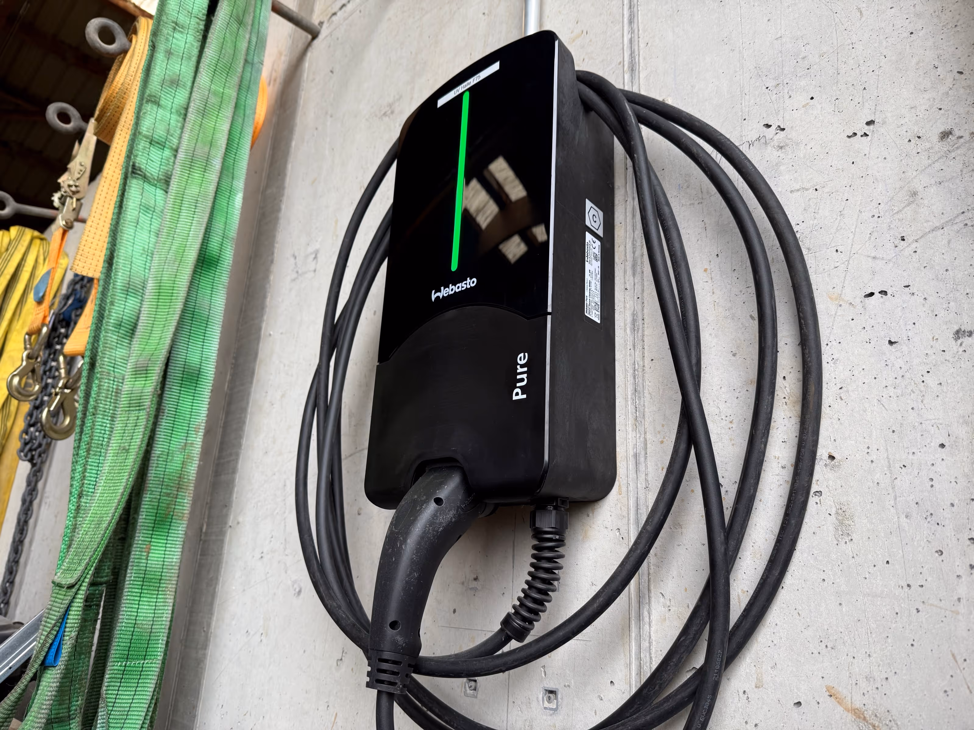 E-Mobility - Elektrofahrzeug Ladestation