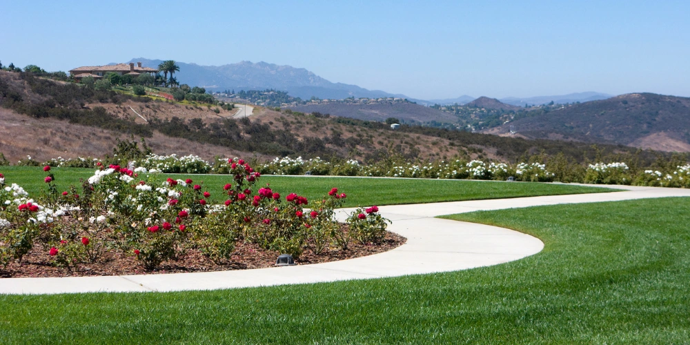 Welcome to Simi Valley sign at city entrance near residential plumbing service areas