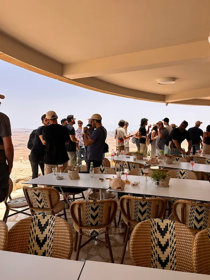 מסעדה לקבוצות במצפה רמון | רמונא: אירוח כשר לקבוצות ואוטובוסים