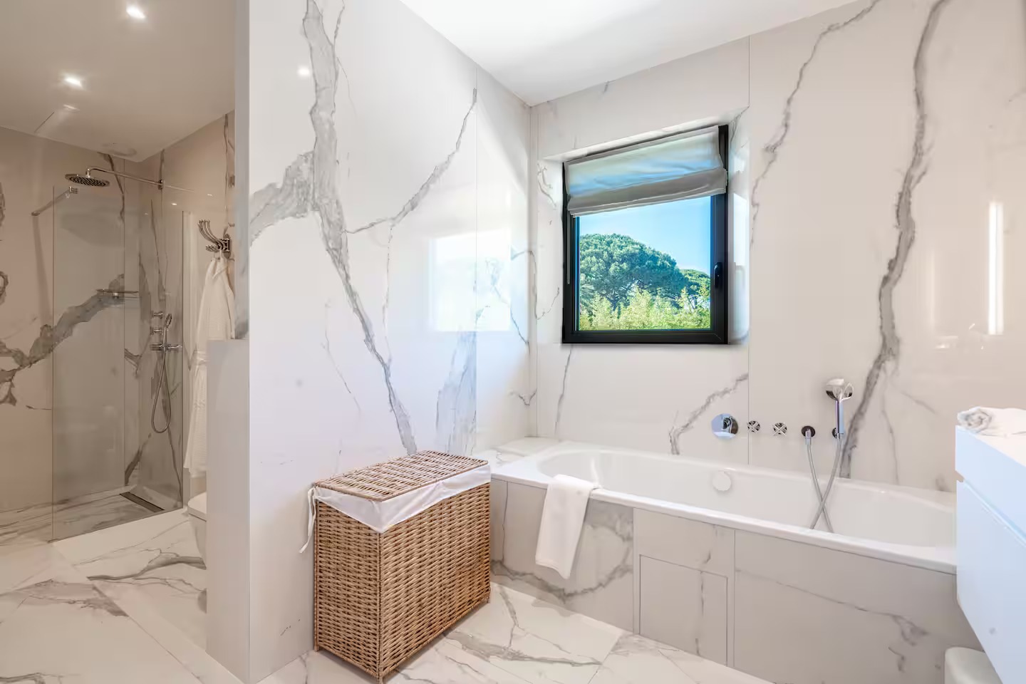 Villa AMELIE â Bathroom with bathtub, Saint-Tropez
