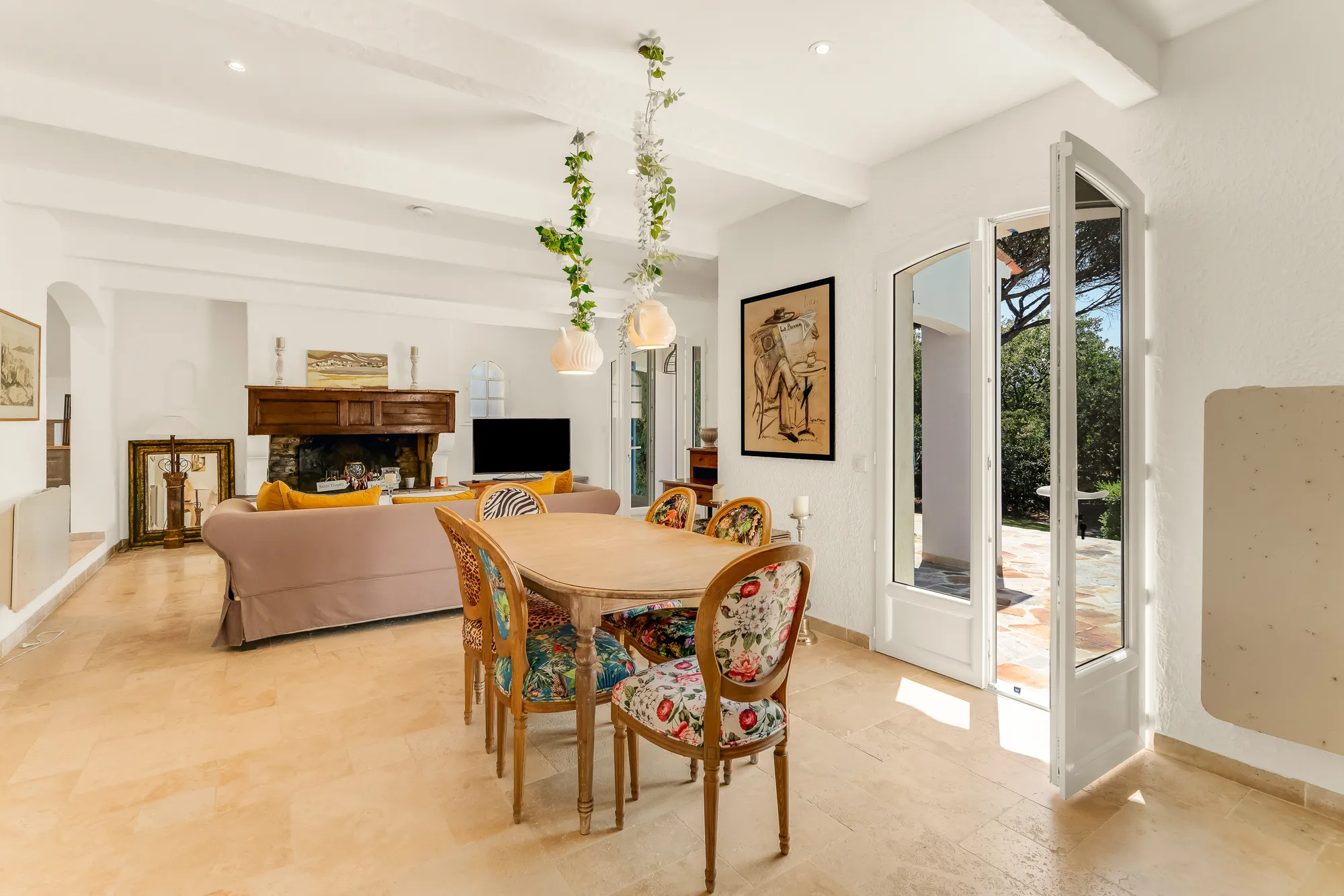 Villa SUNSET â Living and dining room, Gassin