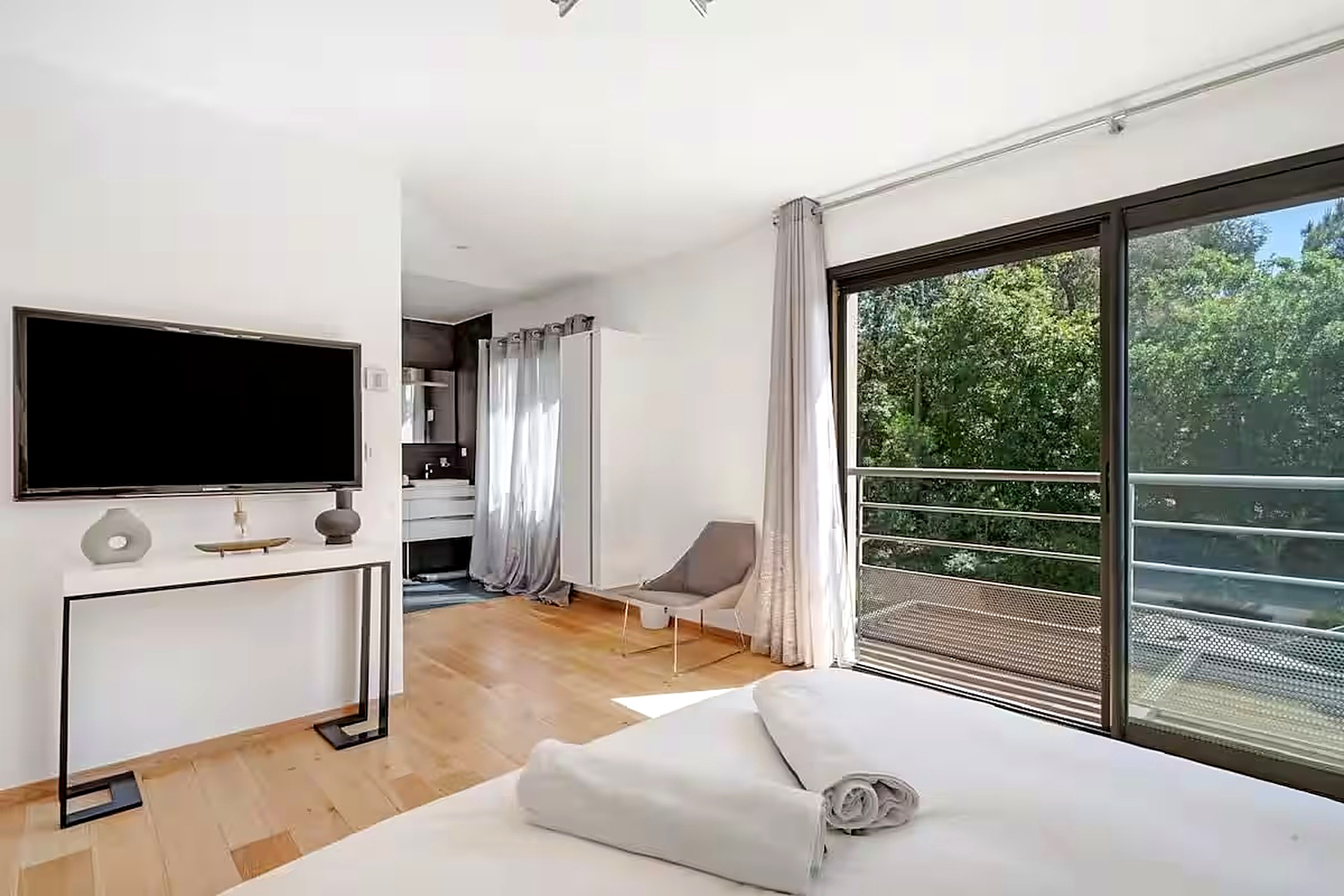 Villa AMOR – Suite with balcony, Saint-Tropez