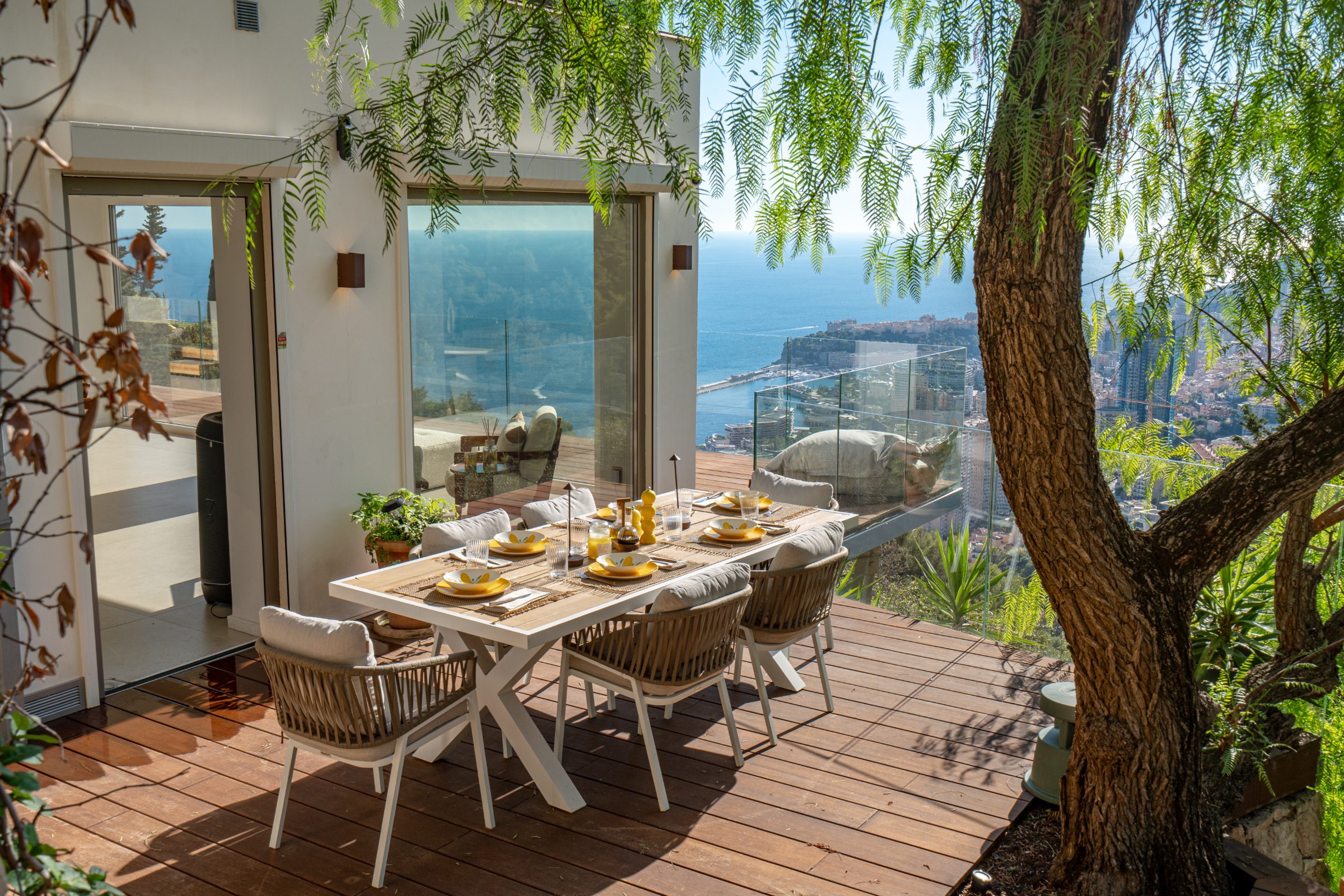 Villa MONACO BLUE – Terrasse repas avec vue sur Monaco