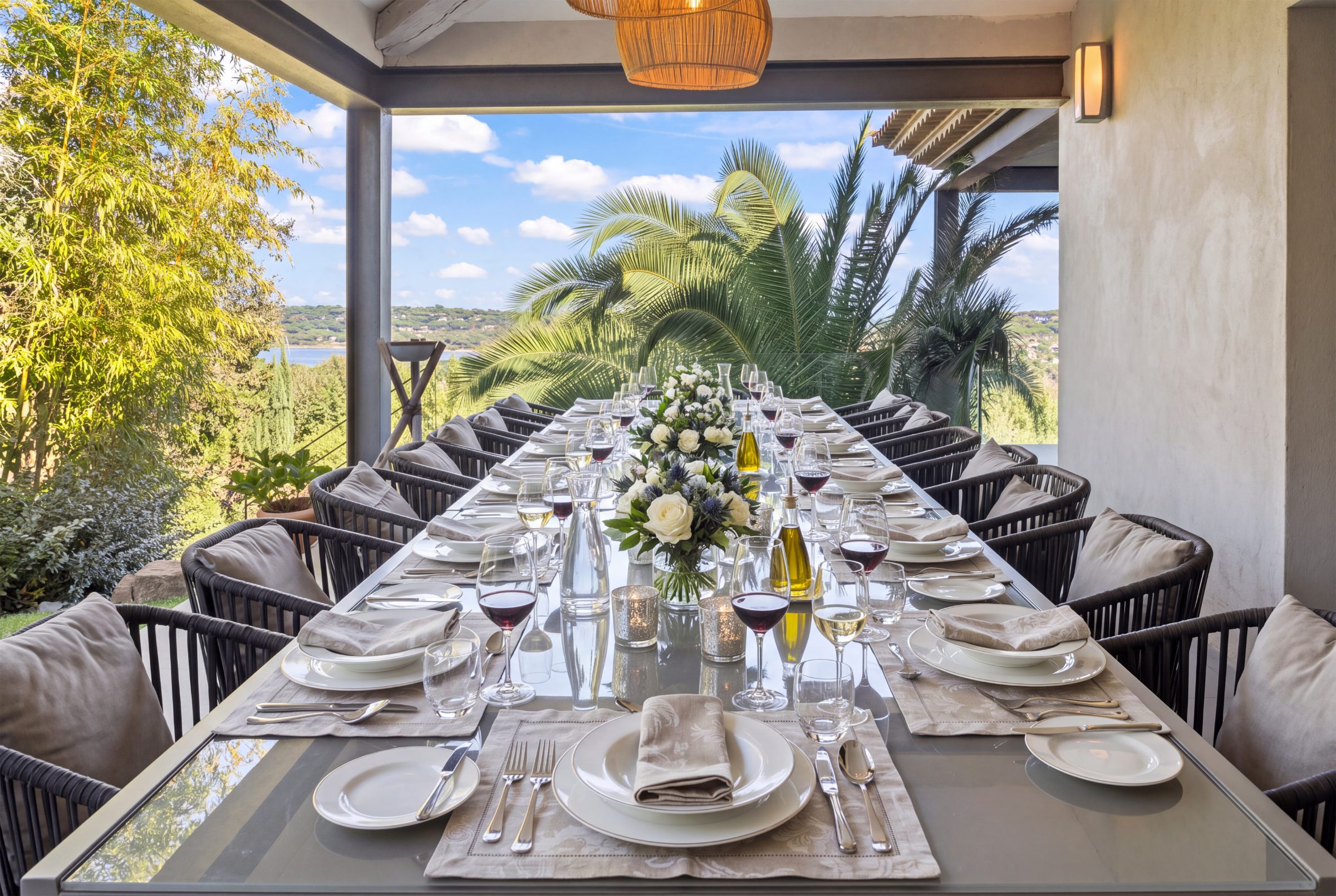 Villa TEXAS – Covered outdoor dining terrace