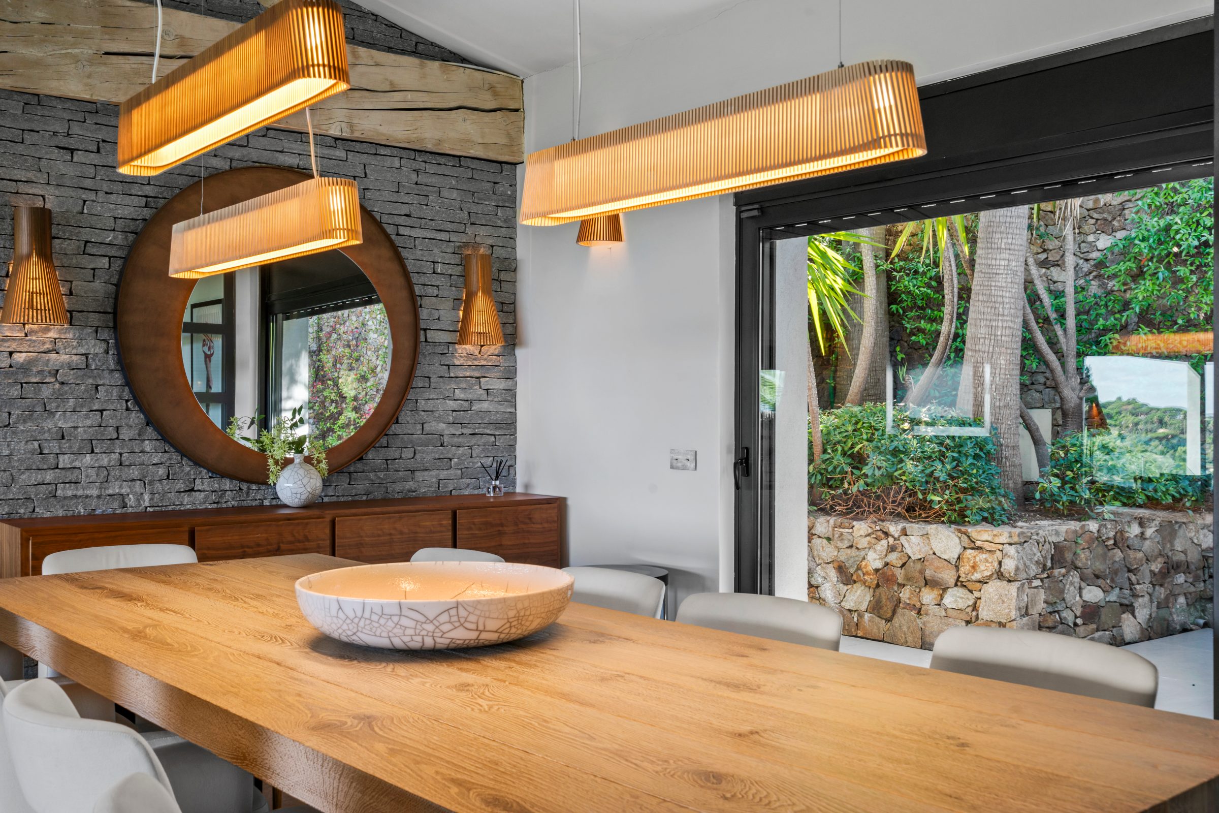 Villa TEXAS – Dining table with garden view