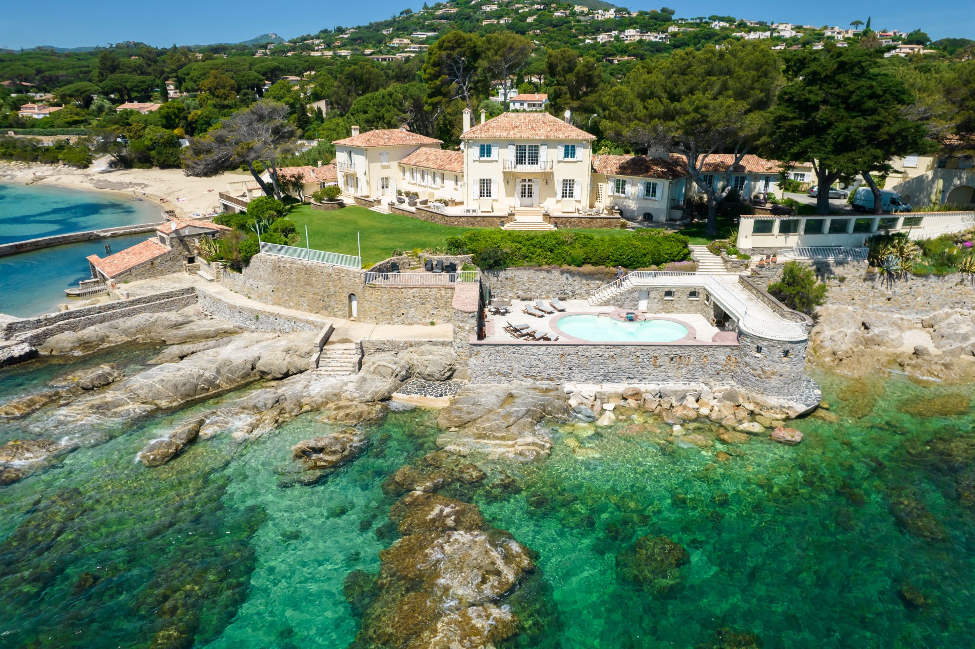 Villa ODYSSÉE – Aerial view of the estate on Pointe Alègre