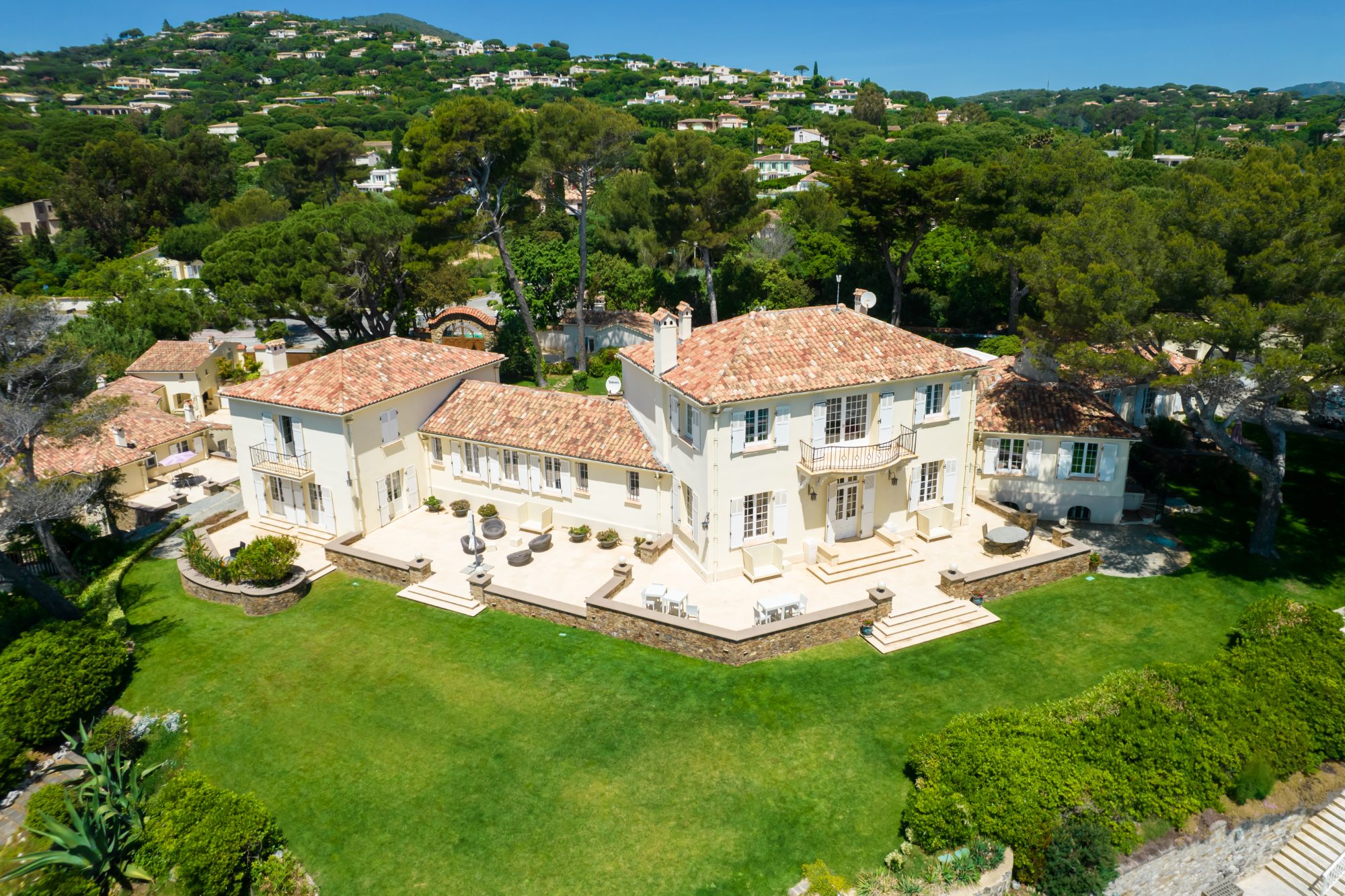 Villa ODYSSÉE – Aerial view of the main residence