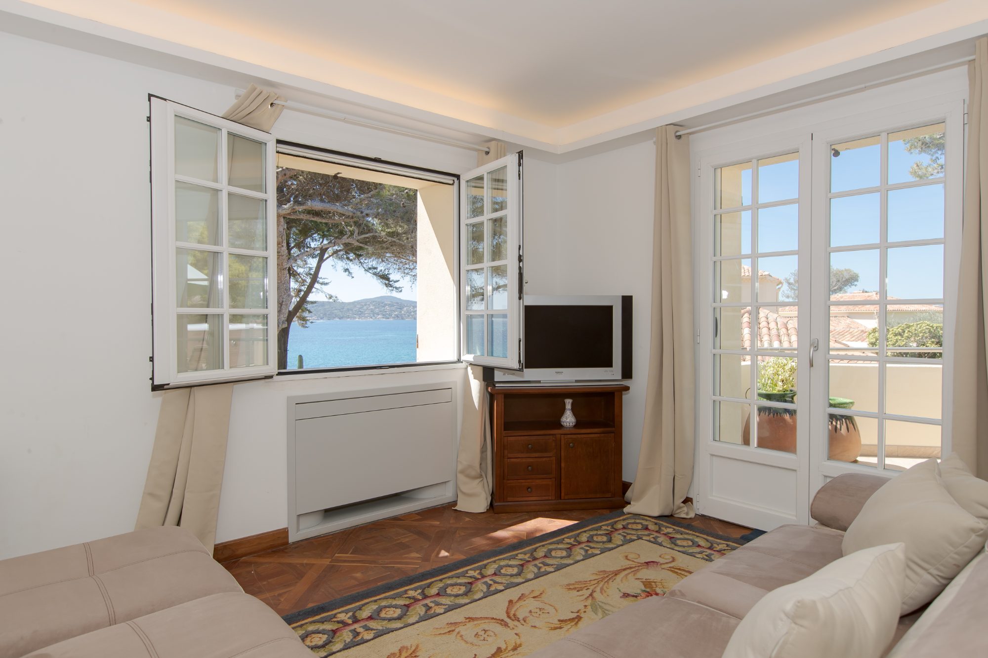 Villa BEAURIVAGE – Sitting room with sea view