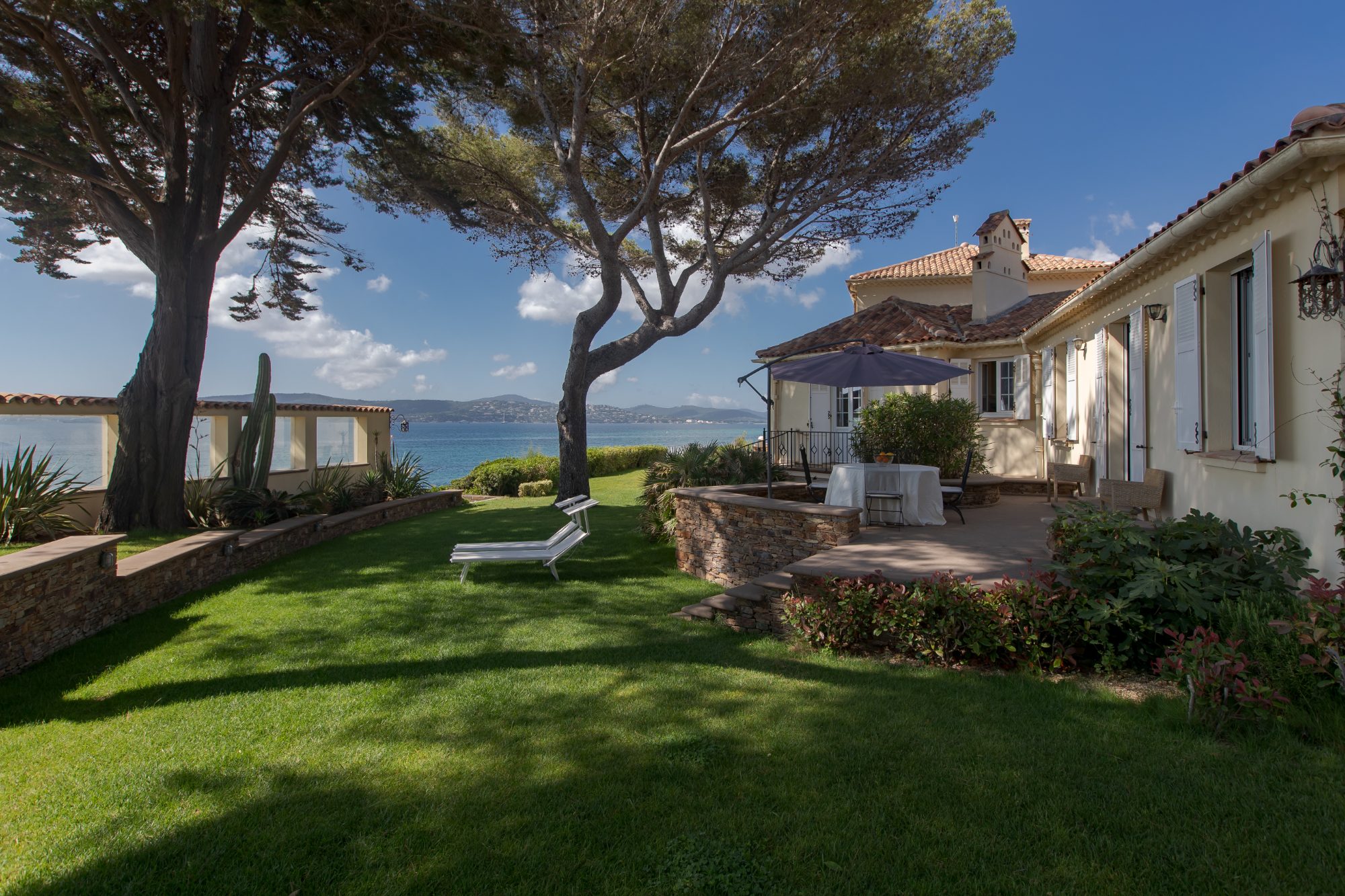 Villa BEAURIVAGE – Garden with sea view
