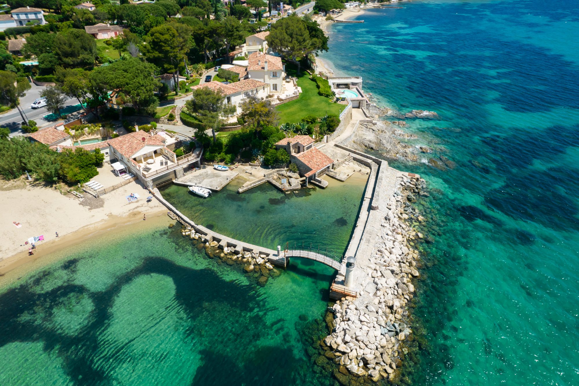 Villa DE LA PLAGE – Aerial view of the villa and private harbour