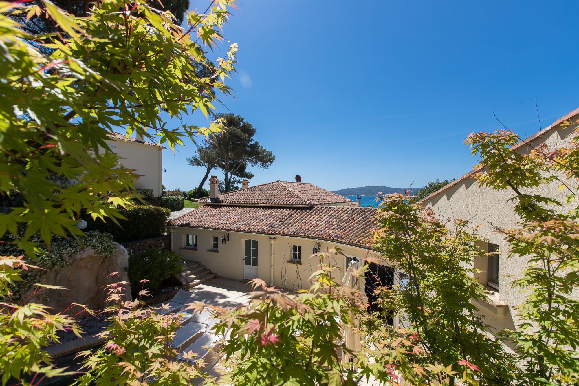 Villa DE LA PLAGE – Villa among the gardens