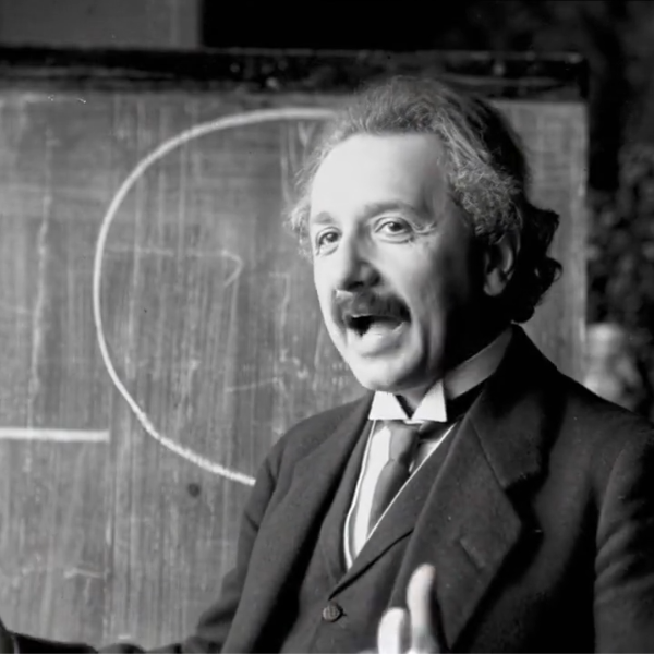 Interfaz de OmniHuman-1 generando videos hiperrealistas de personas, tecnología de vanguardia que LFI integra en sus estrategias.