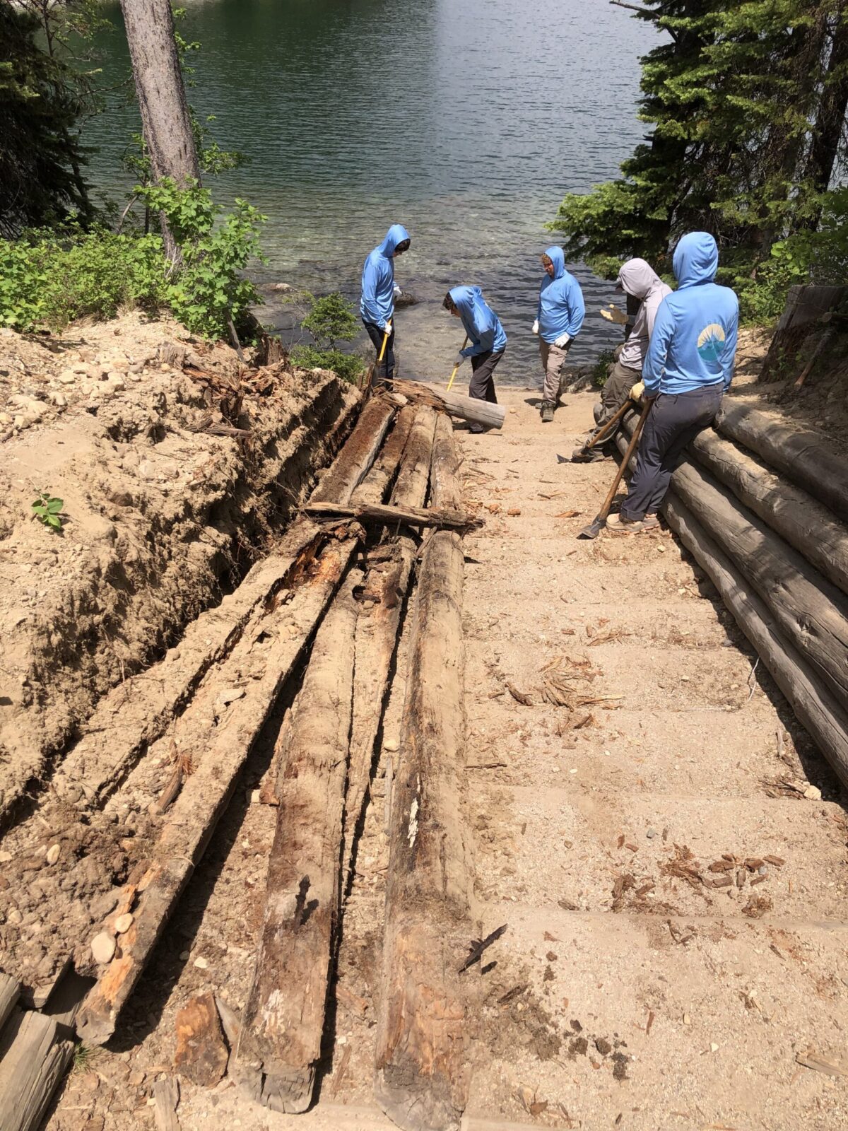 YCP participants begin working on the Leigh Lake portage.
