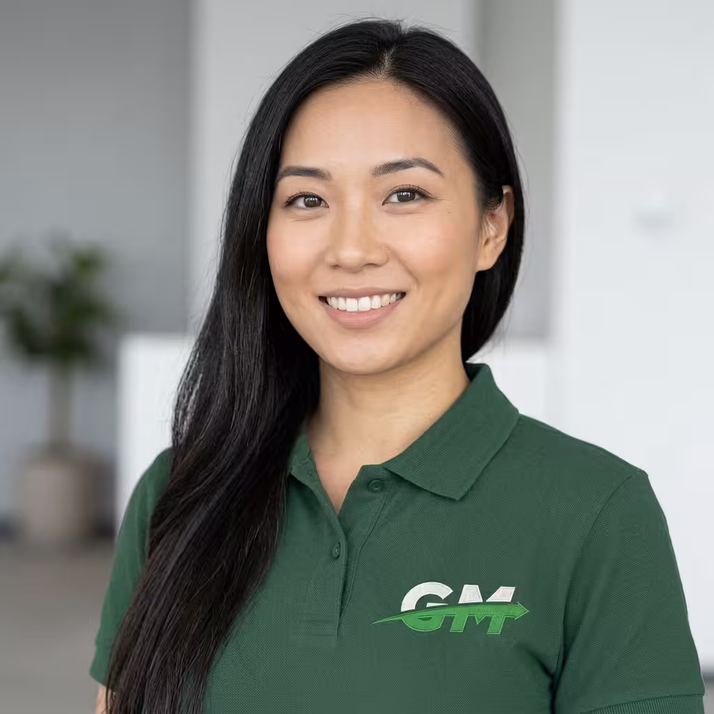 Sarah Chen, Packing Specialist at Green Moving LLC