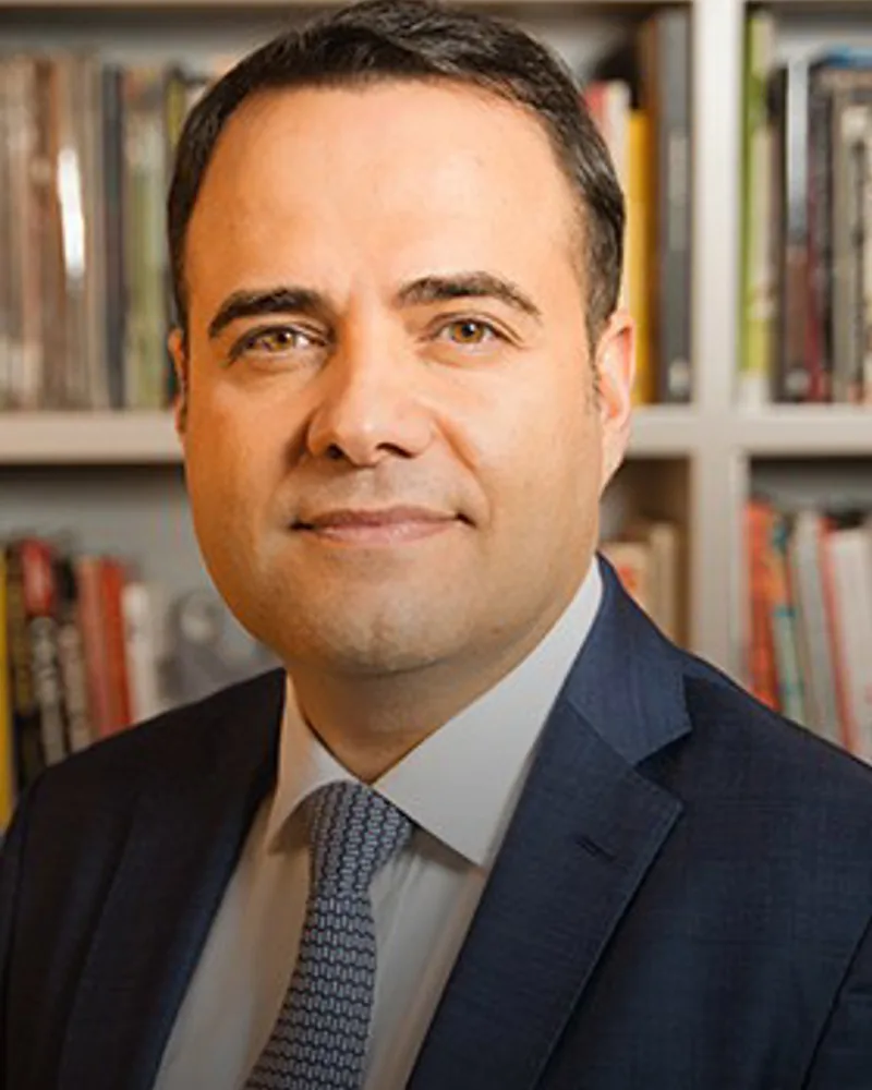 Prof. Dr. Özgür Demirtaş portresi