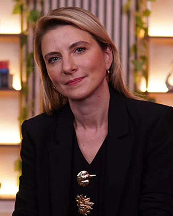 Doç. Dr. Özge Öner portresi