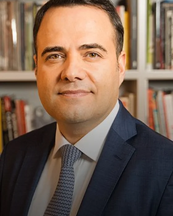 Prof. Dr. Özgür Demirtaş portresi