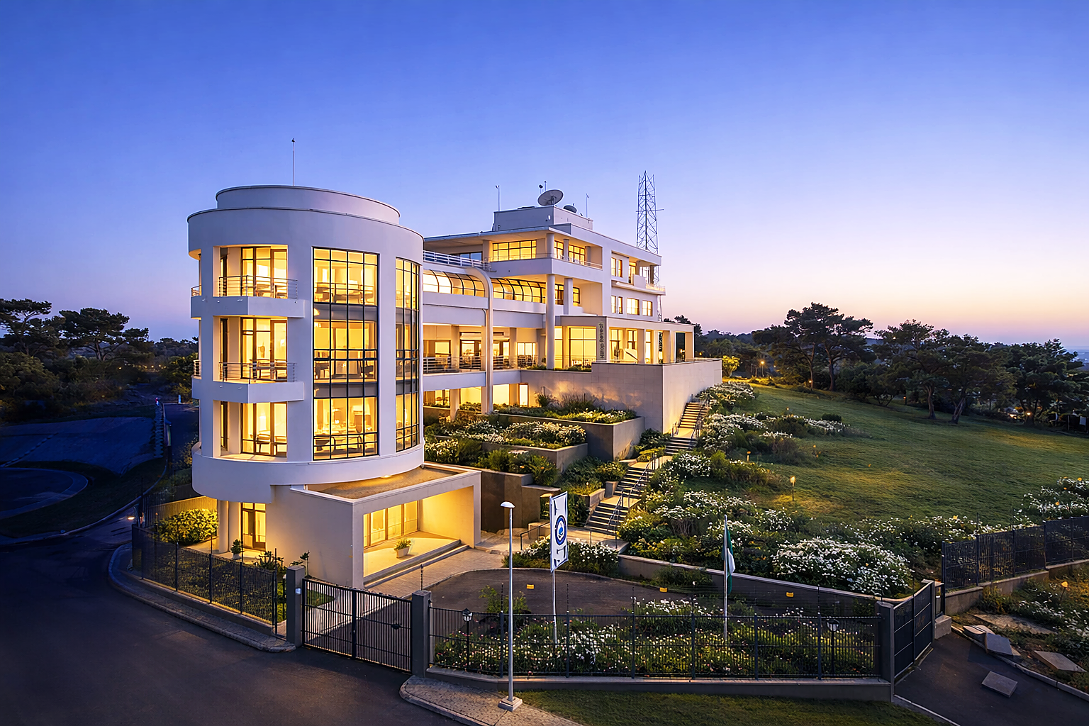 Hilltop Retreat renovated and redesigned by Artec Practice Ltd.