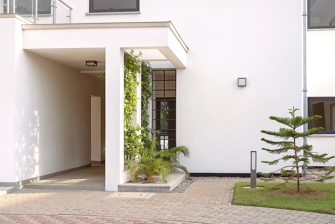 Semi-detached duplex designed by Artec Practice Ltd.