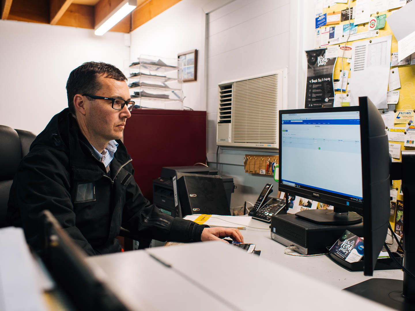 Adam checking on his business using the CartonCloud App