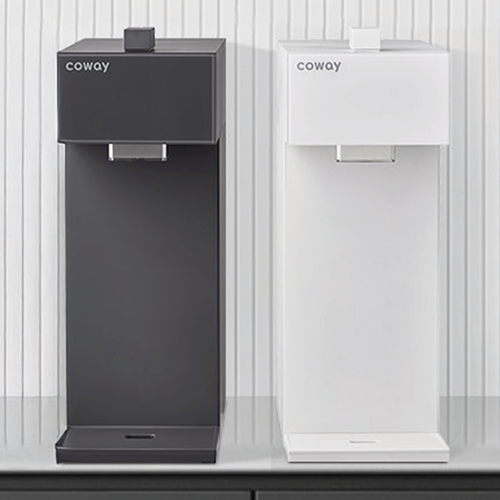 Two modern countertop Coway P-2201N water purifiers side by side, one in white and one in black.
