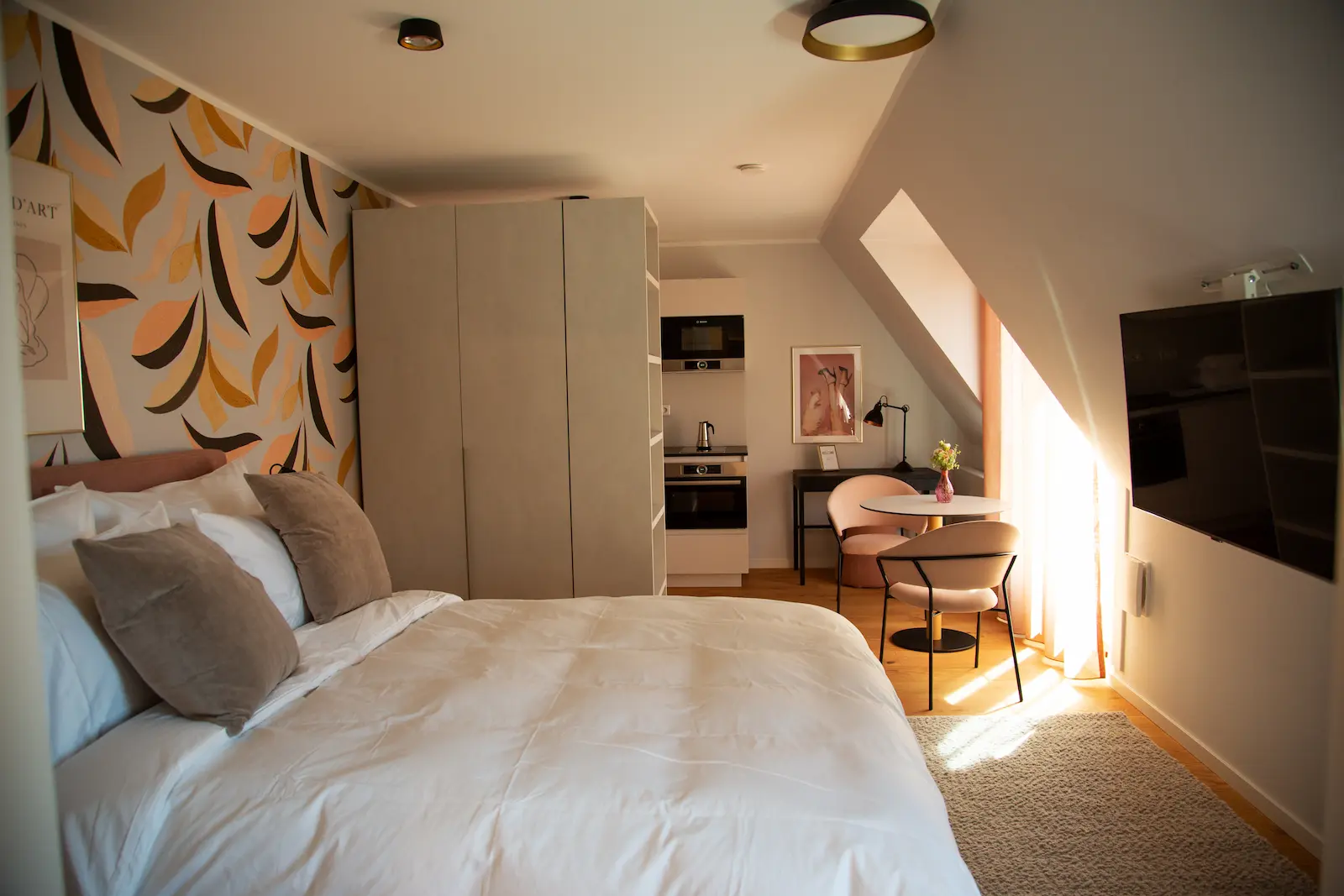 Deluxe Studio unterm Dach mit stilvoller Einrichtung, 21rooms Ingolstadt