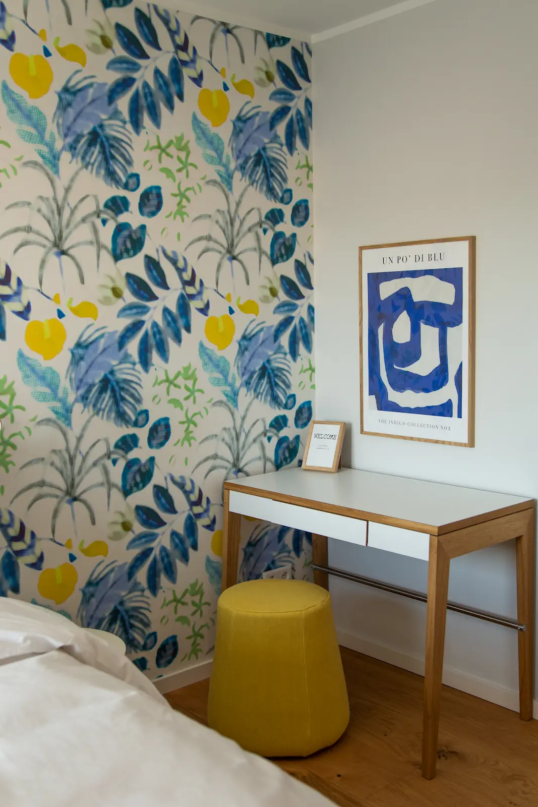 Arbeitsbereich mit Schreibtisch im Deluxe Studio, 21rooms Ingolstadt