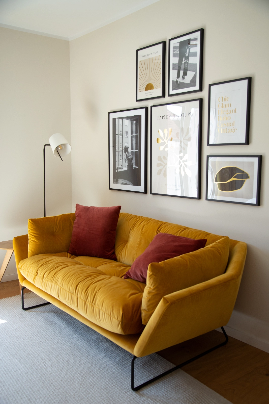 Wohnbereich mit Sofa in der Executive Suite, 21rooms Ingolstadt