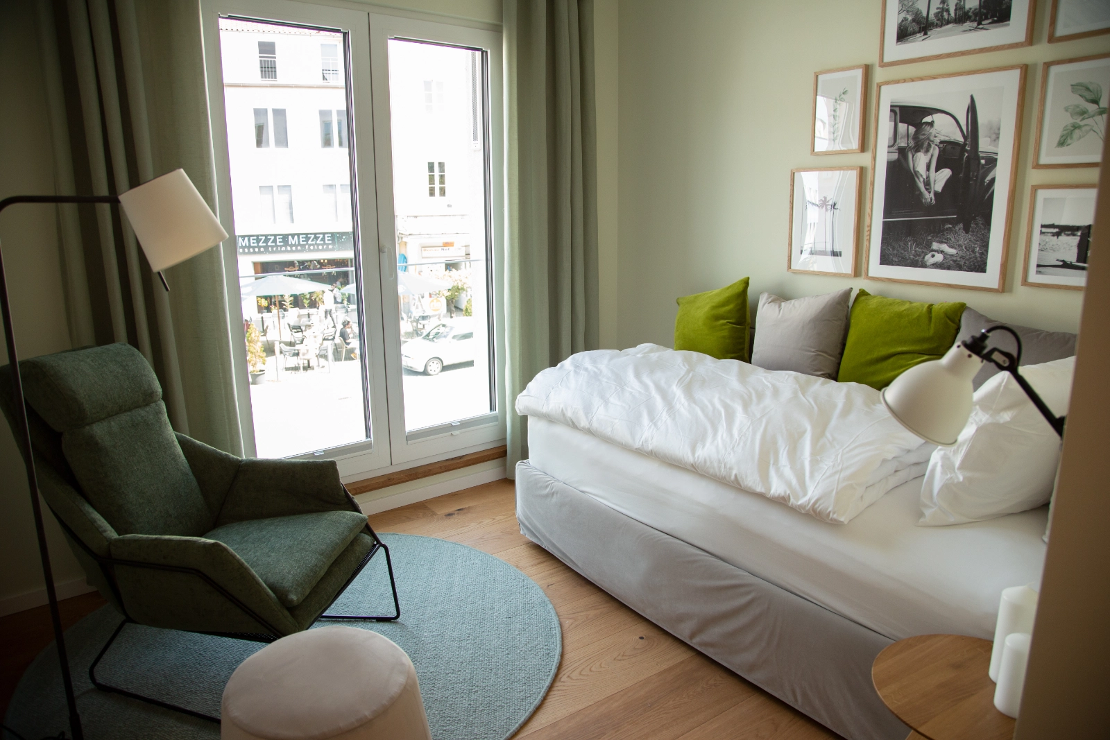Sitzbereich mit Sofa im Superior Einzelzimmer, 21rooms Ingolstadt