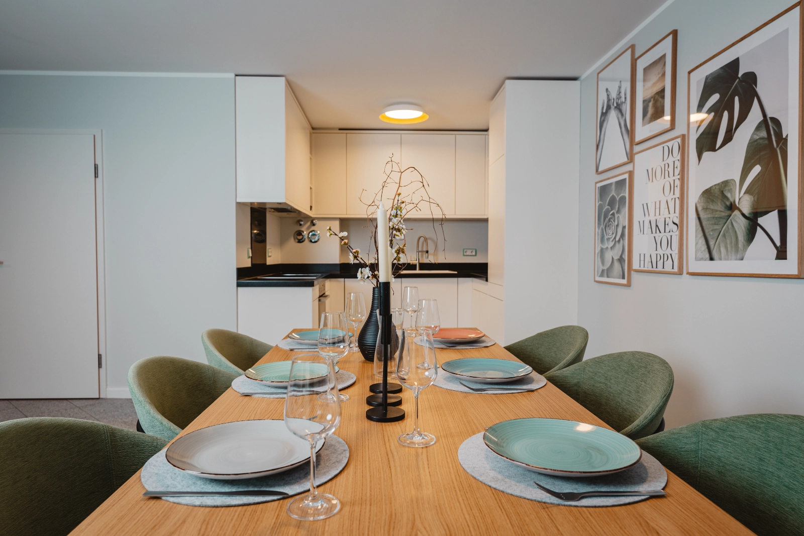 Essbereich mit Küche im 1 Bedroom Apartment, 21rooms Ingolstadt