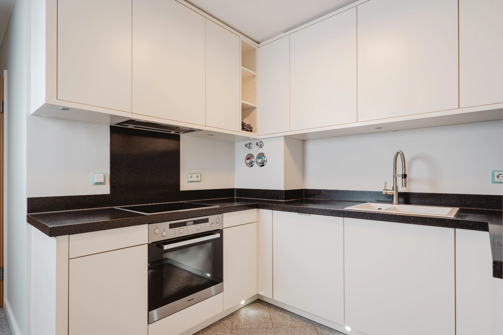 Voll ausgestattete Küche im 1 Bedroom Apartment, 21rooms Ingolstadt