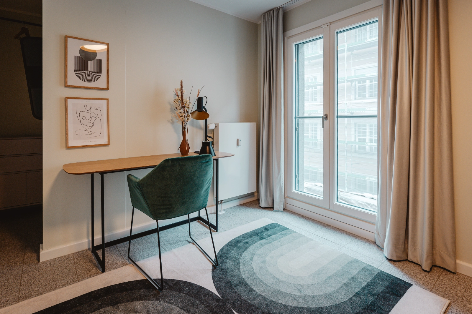 Arbeitsbereich am Fenster im 1 Bedroom Apartment, 21rooms Ingolstadt