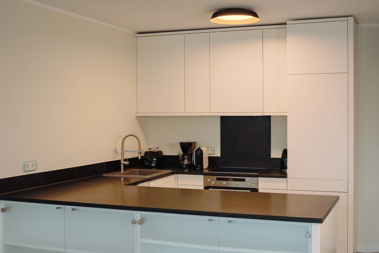 Voll ausgestattete Küche im 3 Bedroom Apartment, 21rooms Ingolstadt
