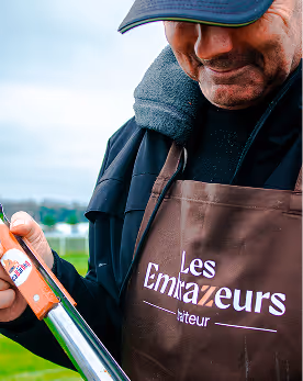 Le cuisinier portant un tablier : Les embrazeurs.